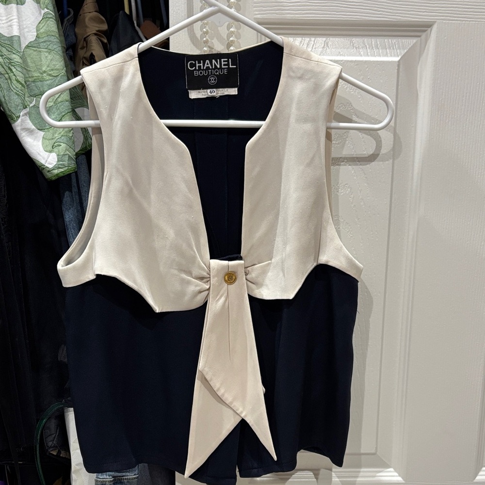CHANEL Black and Cream Sleeveless Blouse